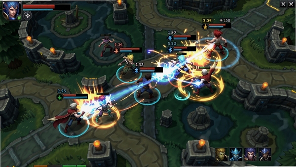 命运英雄电脑版5v5对战实况截图,双方英雄在中路激烈团战,技能交错,特效华丽,地图清晰,战场动态