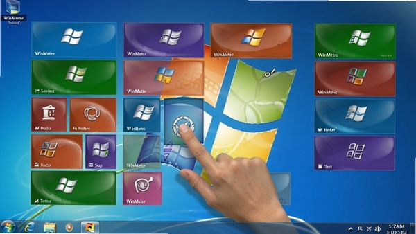 WinMetro�����Զ�����棬�û�������ק��������λ�ã�����ΪWindows 7���棬������ɫ�ḻ���ж�̬����Ч��