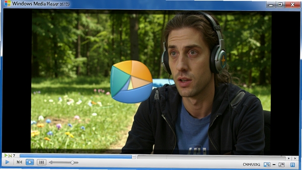 Windows Media Player 11���Ž��棬��ʾ���ڲ��ŵĸ�����Ƶ���棬�ײ��в��ſ�����������ɫ������
