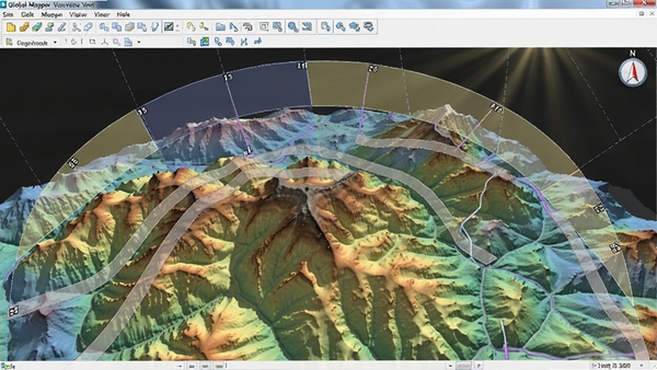 Global Mapper������ά��ͼģʽ��չʾ��һƬ��᫵�ɽ�ص��Σ�������ɫ����ĸ߳���Ⱦ���Ϸ��а�͸����·���ߺ����������������Ч������