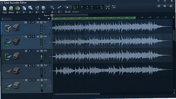 Total Recorder Editor�����������ͼ��չʾ���¼���༭���棬����ͼ�����ɼ�������Ϊ��ɫרҵ��Ƶ����վ��񣬽��沼�ֺ�����������ͼ�꾫��������ɫ���������ͻ�ɫΪ����ͻ��רҵ�С�