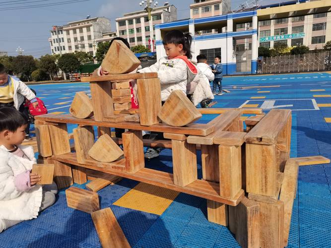 幼儿伙伴-陪伴成长的启蒙乐园 积木益智互动区域