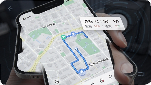 ��������APPʵʱ�켣׷�ٽ��棬�ֻ���Ļ��ʾ���е�ͼ�ϵ���ɫ�ܲ�·�ߣ����ٺ;������ݸ������˶��пƼ���